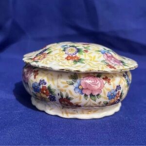 Vintage Gold castle Vintage Floral Trinket Box Made In Japan EUC